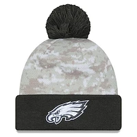 Youth New Era White/Graphite Philadelphia Eagles 2024 Salute To Service Cuffed Pom Knit Hat