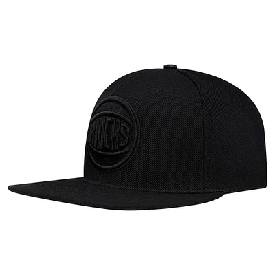 Men's Pro Standard Black New York Knicks Classic Tonal Snapback Hat