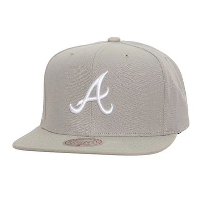 Men's Mitchell & Ness Gray Atlanta Braves Snapback Hat