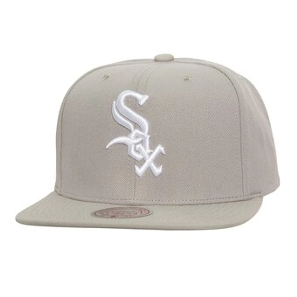 Men's Mitchell & Ness Gray Chicago White Sox Snapback Hat