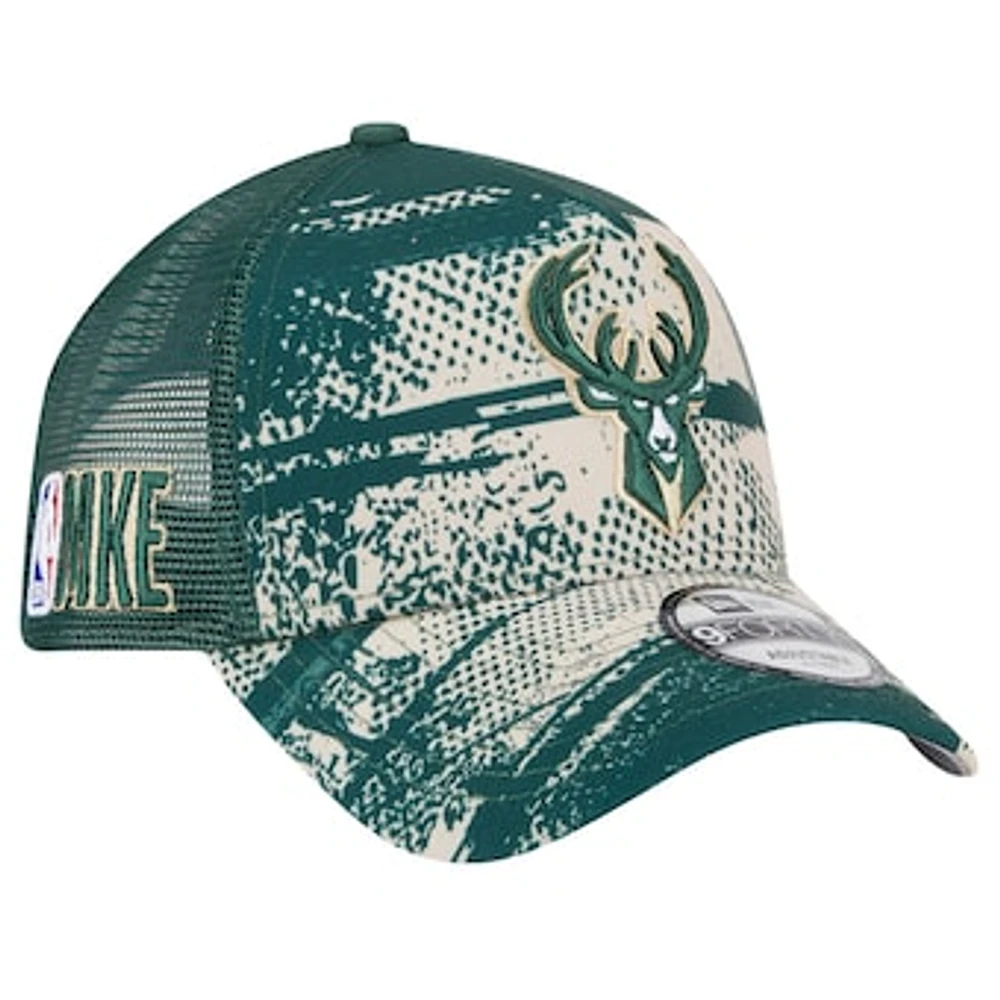 Men's New Era Hunter Green/Cream Milwaukee Bucks Tip Off A-Frame Trucker 9FORTY Adjustable Hat