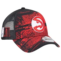 Men's New Era Black/Red Atlanta Hawks Tip Off A-Frame Trucker 9FORTY Adjustable Hat