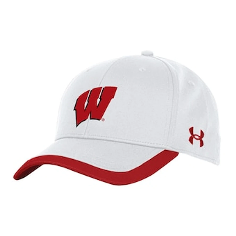 Men's Under Armour  White Wisconsin Badgers Sideline Blitzing Accent Flex Hat