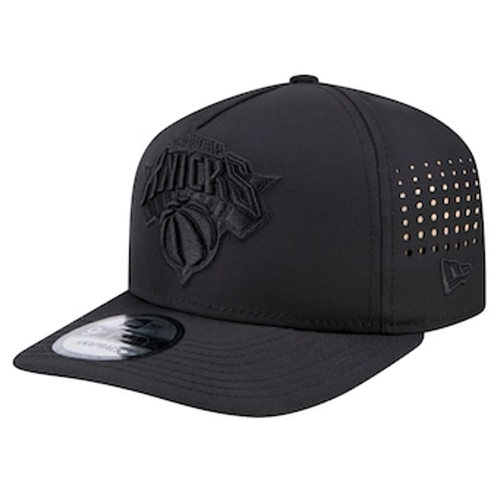 Men's New Era Black New York Knicks Vented 9FIFTY A-Frame Snapback Hat