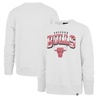 Men's '47 White Chicago Bulls Spotlight Headline Pullover Sweatshirt