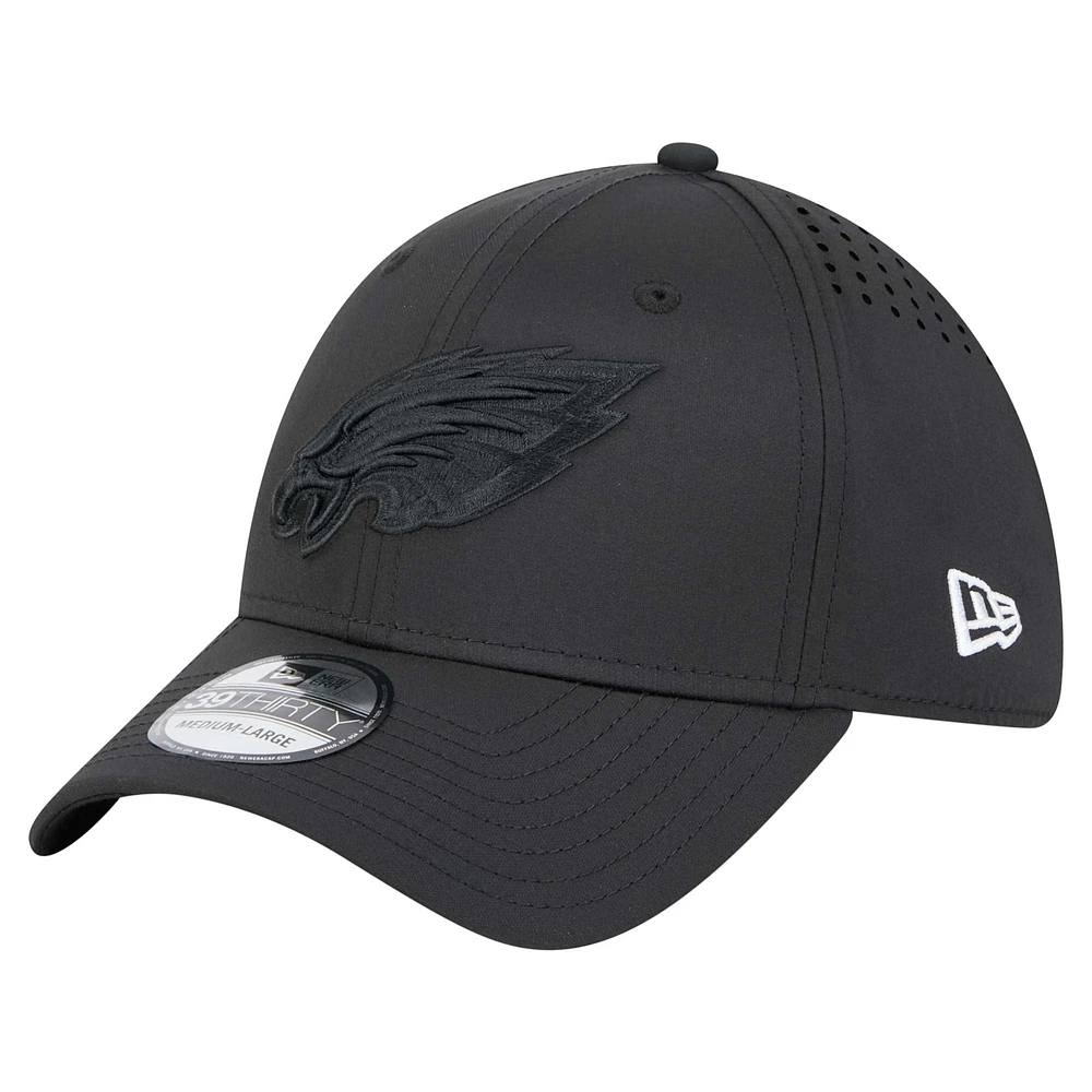 Men's New Era Black Philadelphia Eagles Hydro 39THIRTY Flex Hat