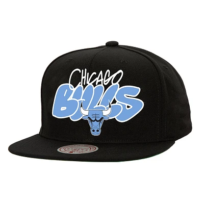 Men's Mitchell & Ness Black Chicago Bulls Throw Down Snapback Hat