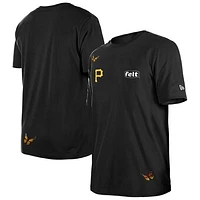 Men's New Era x Felt  Black Pittsburgh Pirates T-Shirt