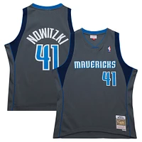 Men's Mitchell & Ness Dirk Nowitzki Gray Dallas Mavericks 2003/04 Hardwood Classics Swingman Jersey