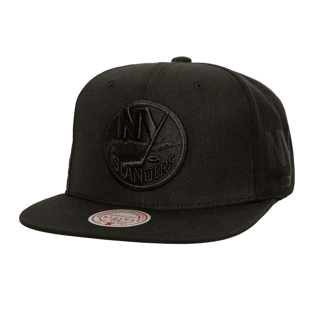 Men's Mitchell & Ness Black New York Islanders Soul Strike Pearl Tonal Snapback Hat