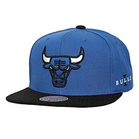 Men's Mitchell & Ness Blue Chicago Bulls Core Snapback Hat