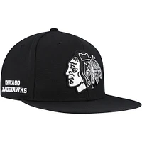 Men's Mitchell & Ness  Black Chicago Blackhawks Team Snapback Hat