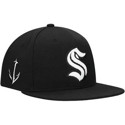 Men's Mitchell & Ness  Black Seattle Kraken Team Snapback Hat