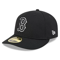 Men's New Era Black Boston Red Sox 2025 MLB Clubhouse Low Profile 59FIFTY Fitted Hat