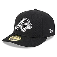 Men's New Era Black Atlanta Braves 2025 MLB Clubhouse Low Profile 59FIFTY Fitted Hat