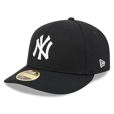 Men's New Era Black York Yankees 2025 MLB Clubhouse Low Profile 59FIFTY Fitted Hat