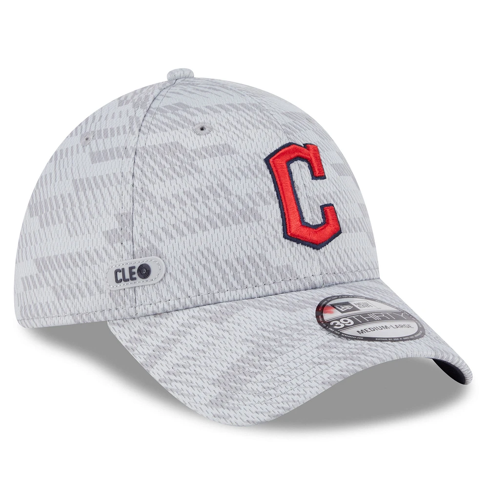 Men's New Era Gray Cleveland Guardians 2025 MLB Clubhouse 39THIRTY Flex Hat