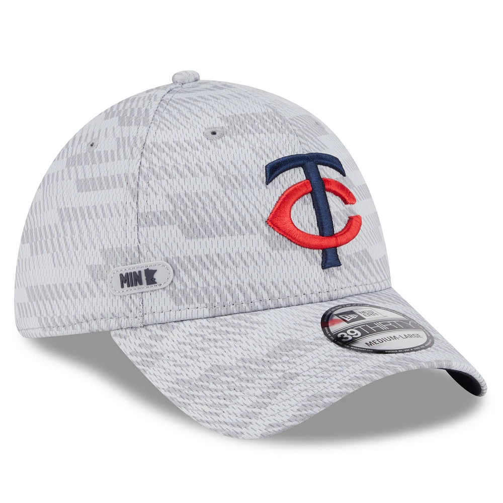 Men's New Era Gray Minnesota Twins 2025 MLB Clubhouse 39THIRTY Flex Hat