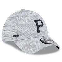 Men's New Era Pittsburgh Pirates 2025 MLB Clubhouse 39THIRTY Flex Hat