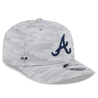 Men's New Era Gray Atlanta Braves 2025 MLB Clubhouse 9SEVENTY Stretch-Snap Hat