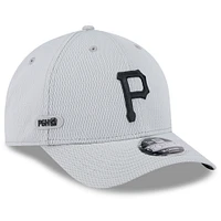 Men's New Era Gray Pittsburgh Pirates 2025 MLB Clubhouse 9FORTY M-Crown Adjustable Hat