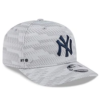 Men's New Era Gray New York Yankees 2025 MLB Clubhouse 9FORTY M-Crown Adjustable Hat