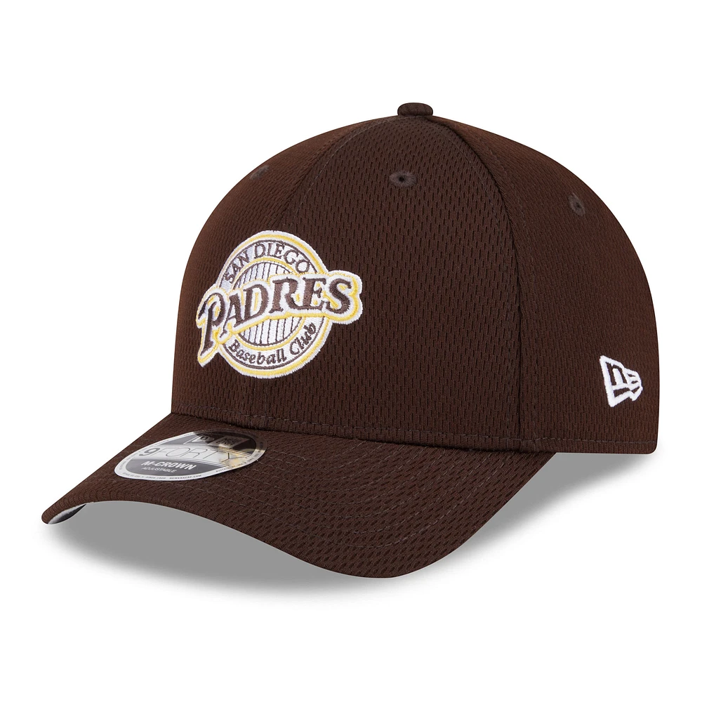 Men's New Era Dark Brown San Diego Padres 2025 MLB Clubhouse 9FORTY Adjustable Hat