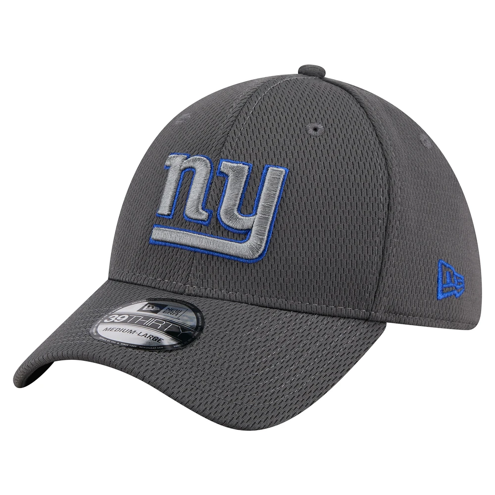 Men's New Era Graphite York Giants Main 39THIRTY Flex Hat