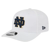 Men's New Era White Notre Dame Fighting Irish Perform Vault 9SEVENTY Stretch-Snap Hat