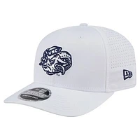 Men's New Era White North Carolina Tar Heels Perform Vault 9SEVENTY Stretch-Snap Hat