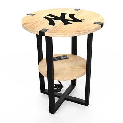 New York Yankees 18" Side Table with Charger