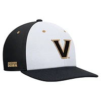 Men's Nike White/Black Vanderbilt Commodores Pro Performance Snapback Hat