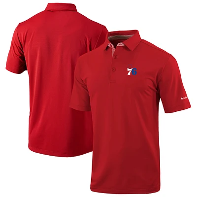 Men's Columbia Red Philadelphia 76ers Omni-Wick Even Lie Polo