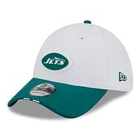 Men's New Era  White/Green York Jets 2025 NFL Training Camp 39THIRTY Flex Hat
