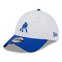 Men's New Era  White/Royal England Patriots 2025 NFL Training Camp Throwback Logo 39THIRTY Flex Hat