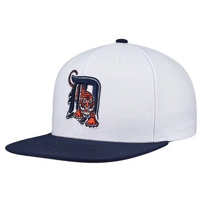Men's Mitchell & Ness White Detroit Tigers Cooperstown Collection Basic Flip Snapback Hat