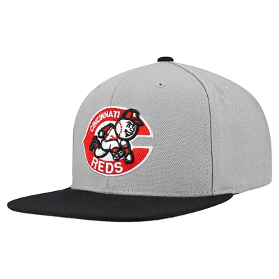 Men's Mitchell & Ness Gray Cincinnati Reds Cooperstown Collection Basic Flip Snapback Hat