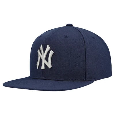 Men's Mitchell & Ness Navy New York Yankees Basic Flip Snapback Hat
