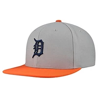 Men's Mitchell & Ness Gray Detroit Tigers Basic Flip Snapback Hat