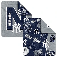 New York Yankees 50" x 60" Dream Weave Throw Blanket