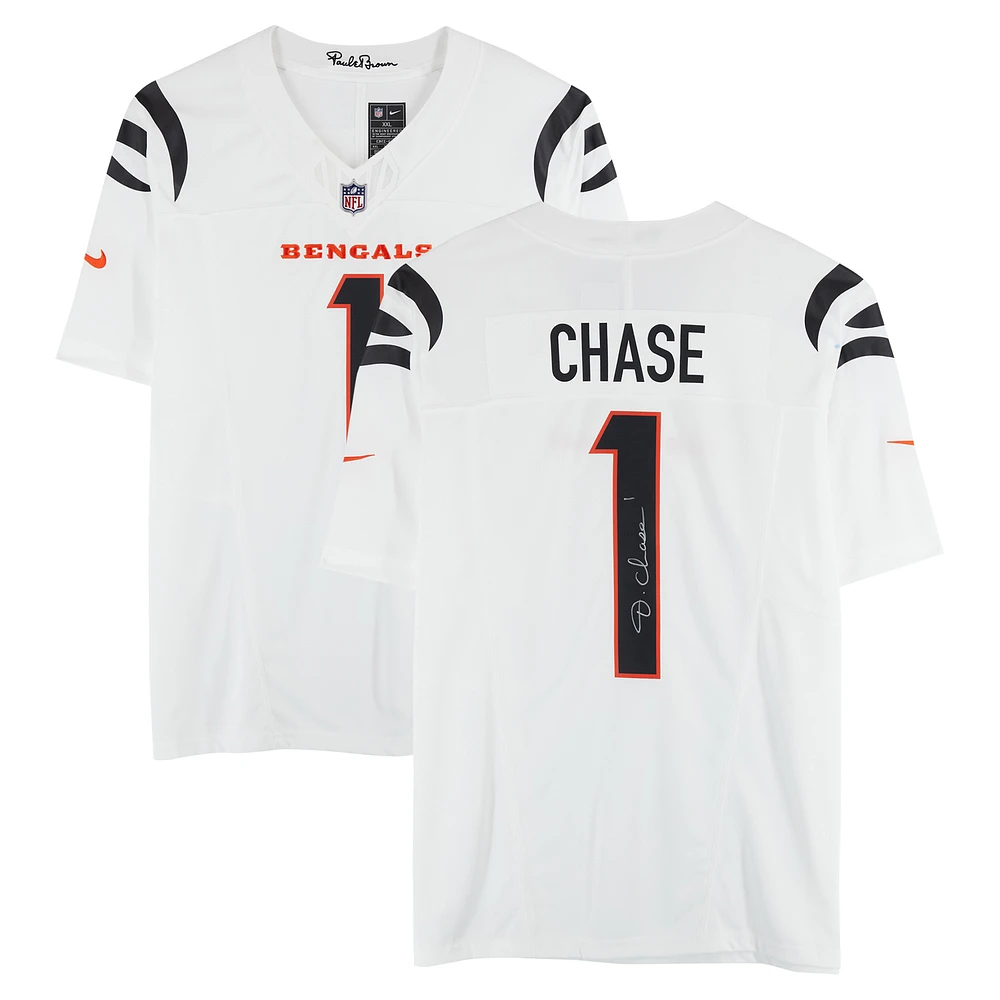 Ja'Marr Chase Cincinnati Bengals Autographed White Nike Limited Jersey