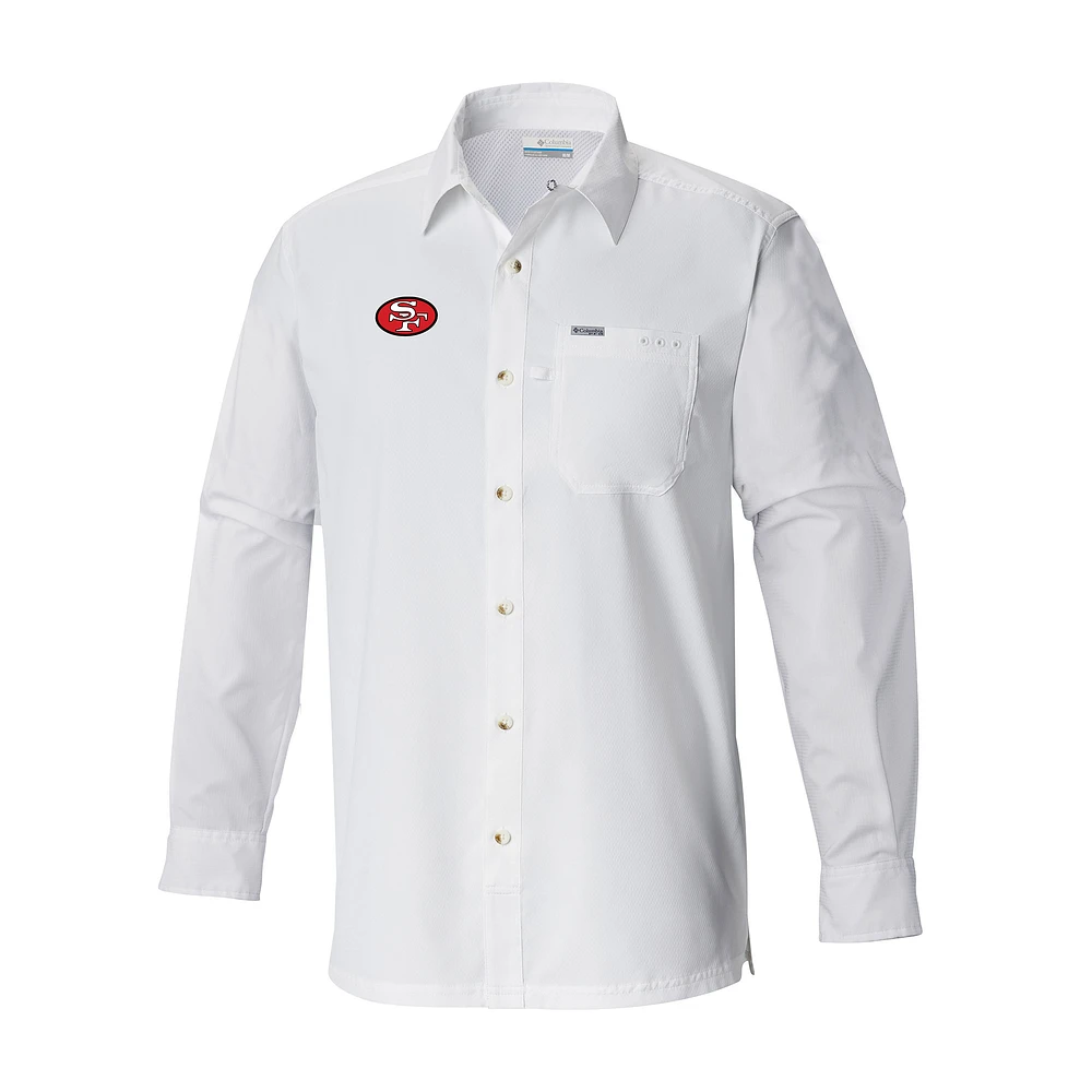 Men's Columbia San Francisco 49ers Slack Tide Omni-Wick Long Sleeve Button-Up Camp Shirt
