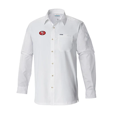 Men's Columbia San Francisco 49ers Slack Tide Omni-Wick Long Sleeve Button-Up Camp Shirt