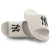 Unisex ISlide Cream New York Yankees Alternate Motive Slide Sandals