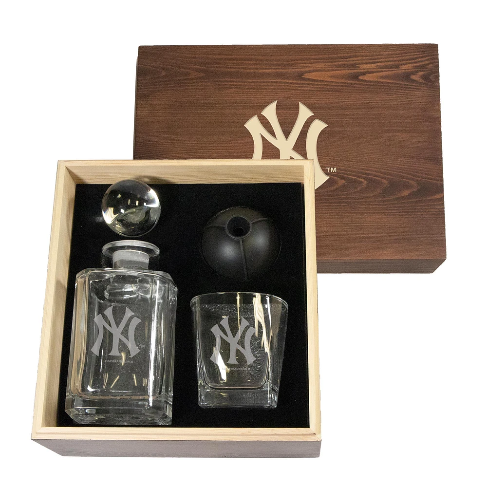 New York Yankees 15oz. Decanter and 10oz. Whiskey Glass Set