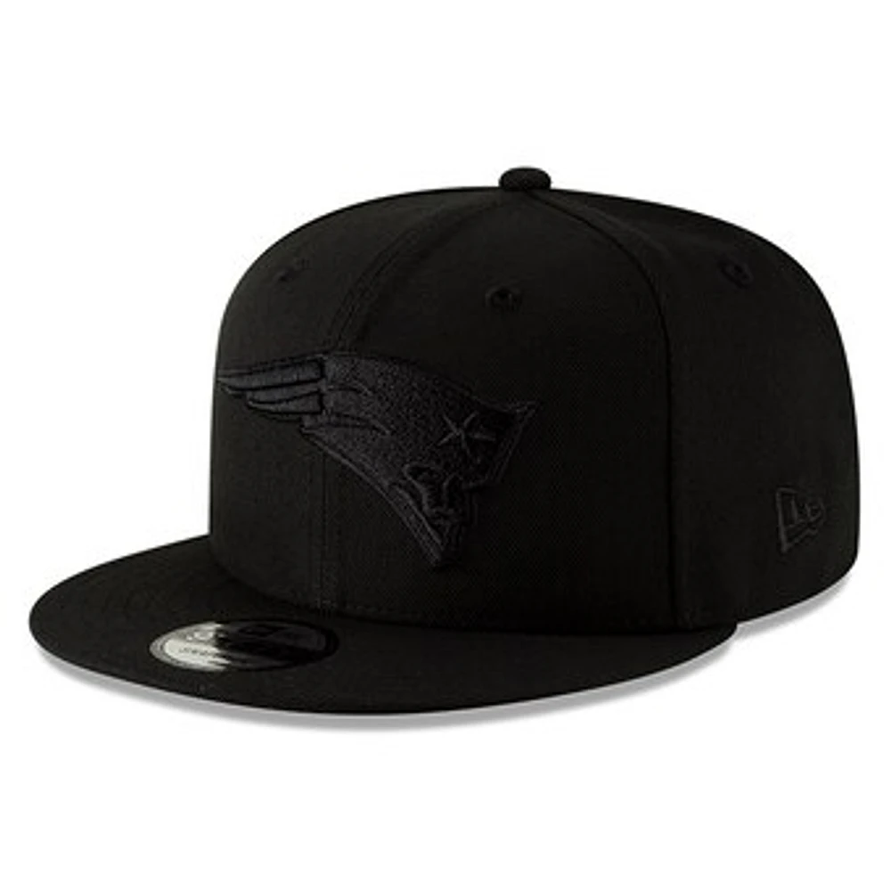 Men's New Era Black New England Patriots Black On Black 9FIFTY Adjustable Hat