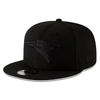 Men's New Era Black New England Patriots Black On Black 9FIFTY Adjustable Hat