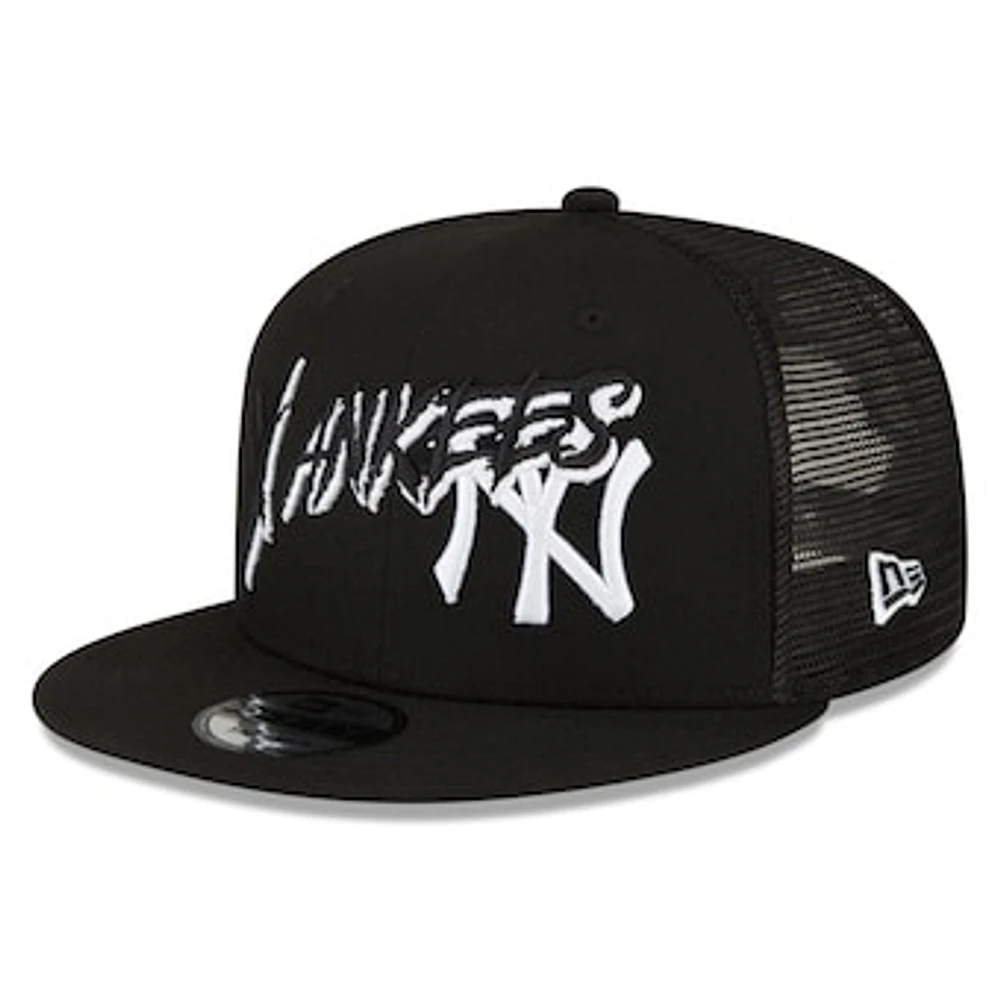 Men's New Era Black New York Yankees Street Trucker 9FIFTY Snapback Hat