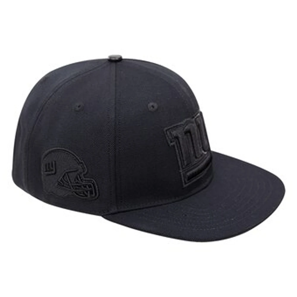 Men's Pro Standard  New York Giants Triple Black Snapback Hat