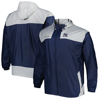 Men's Columbia Navy New York Yankees Flash Forward Challenger Omni-Shade Full-Zip Windbreaker